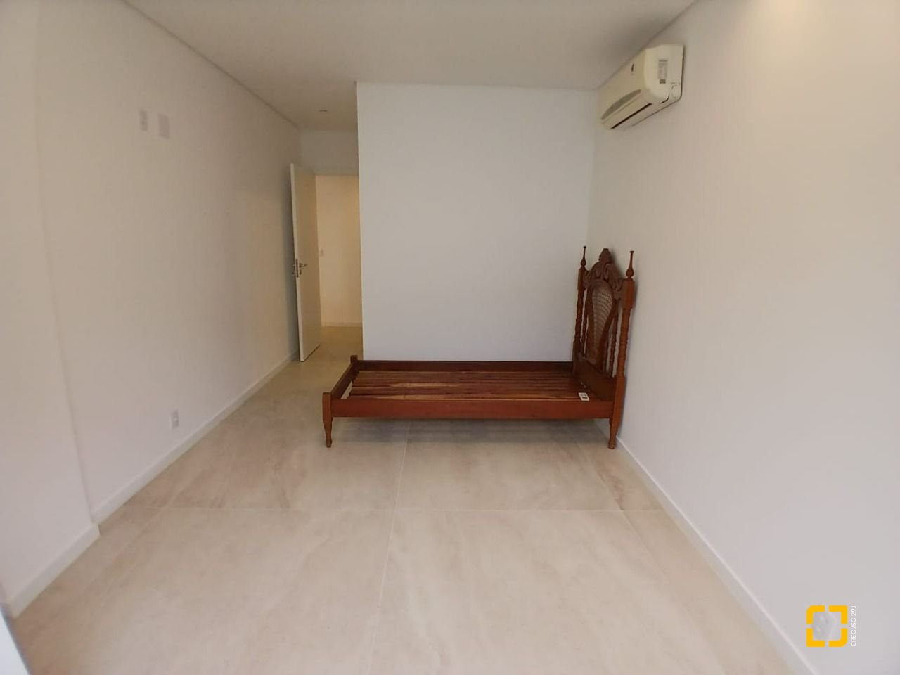 Apartamento com 106m², 4 quartos (sendo 2 suítes), 1 garagem, no bairro Coqueiros em Florianópolis