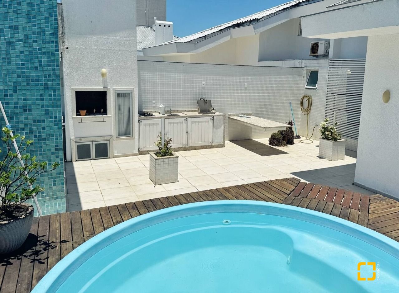 Cobertura com 200m², 4 quartos (sendo 1 suíte), 2 garagens, no bairro Ingleses em Florianópolis