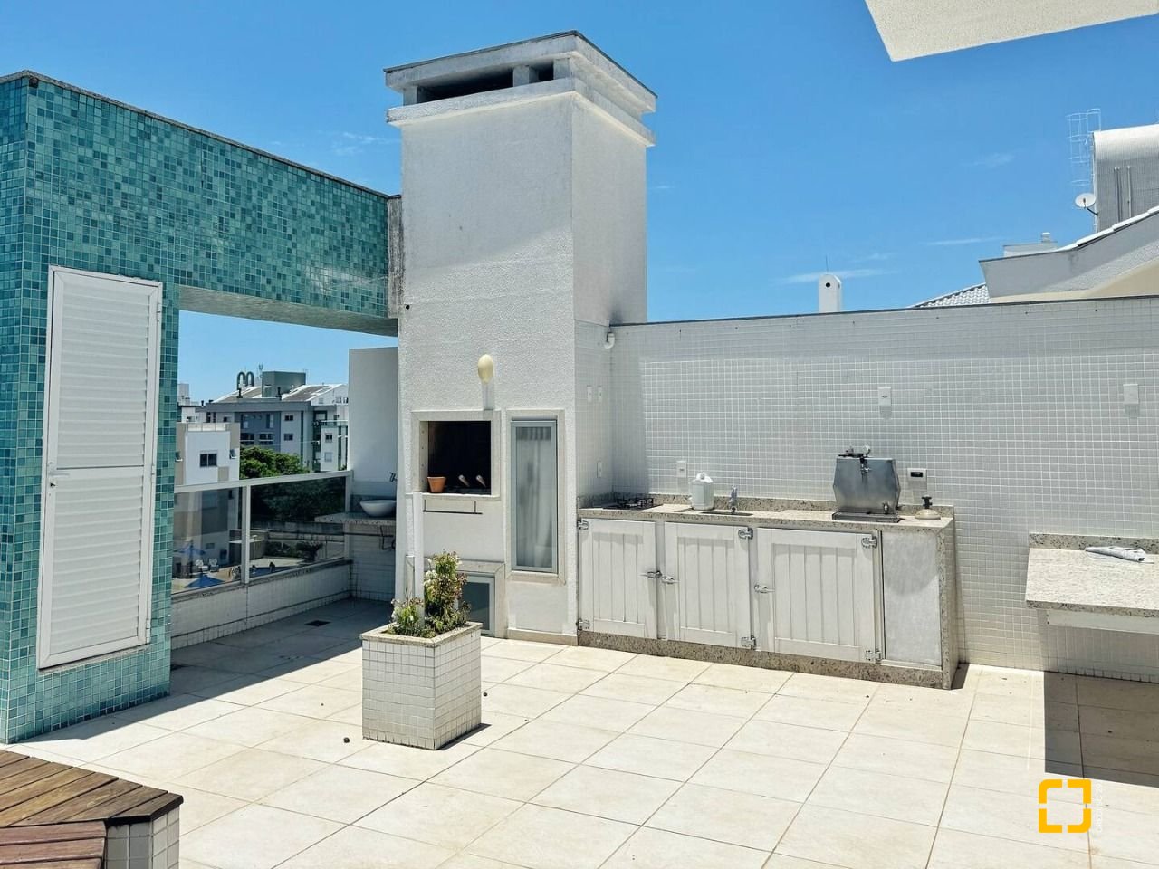 Cobertura com 200m², 4 quartos (sendo 1 suíte), 2 garagens, no bairro Ingleses em Florianópolis