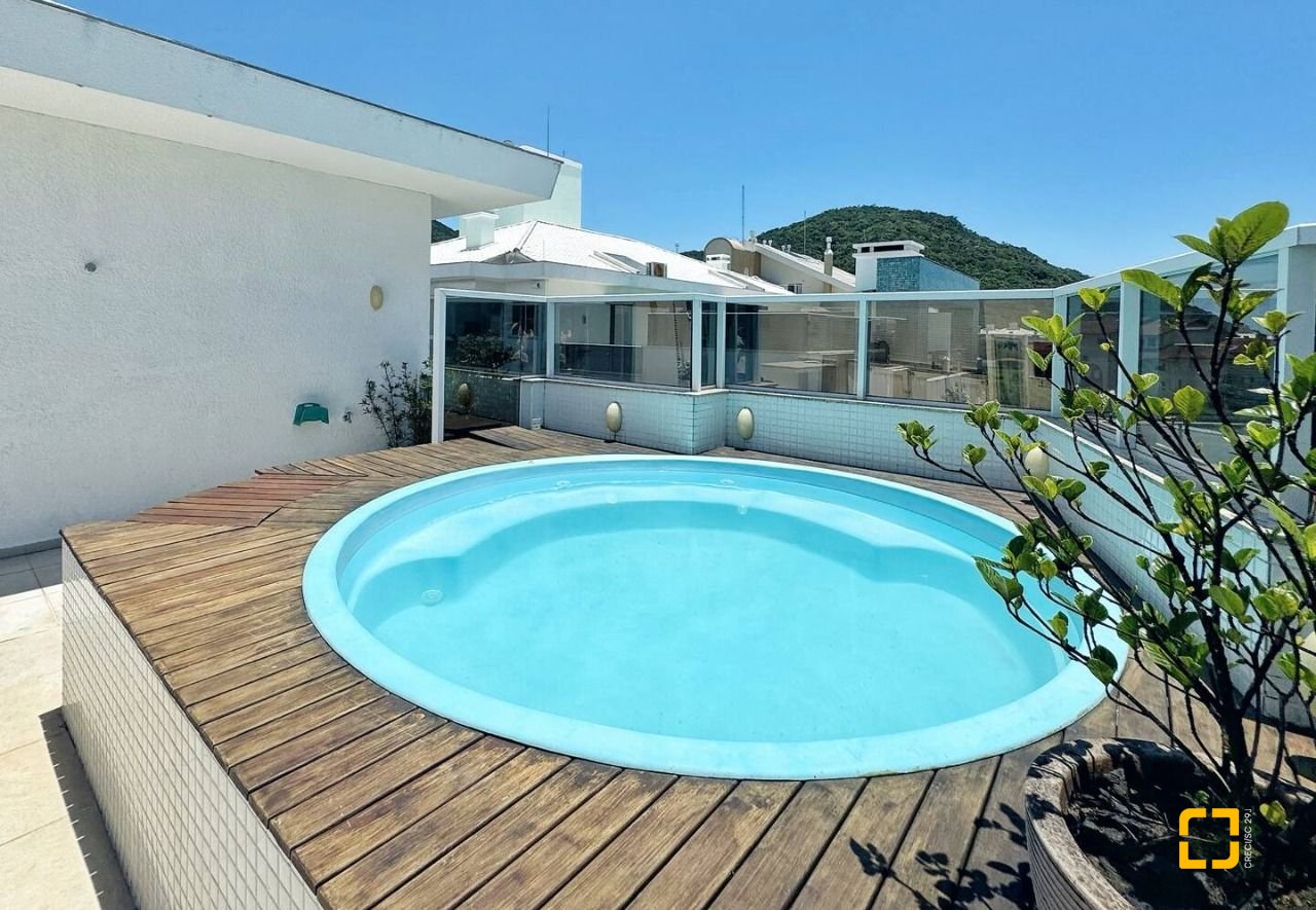Cobertura com 200m², 4 quartos (sendo 1 suíte), 2 garagens, no bairro Ingleses em Florianópolis