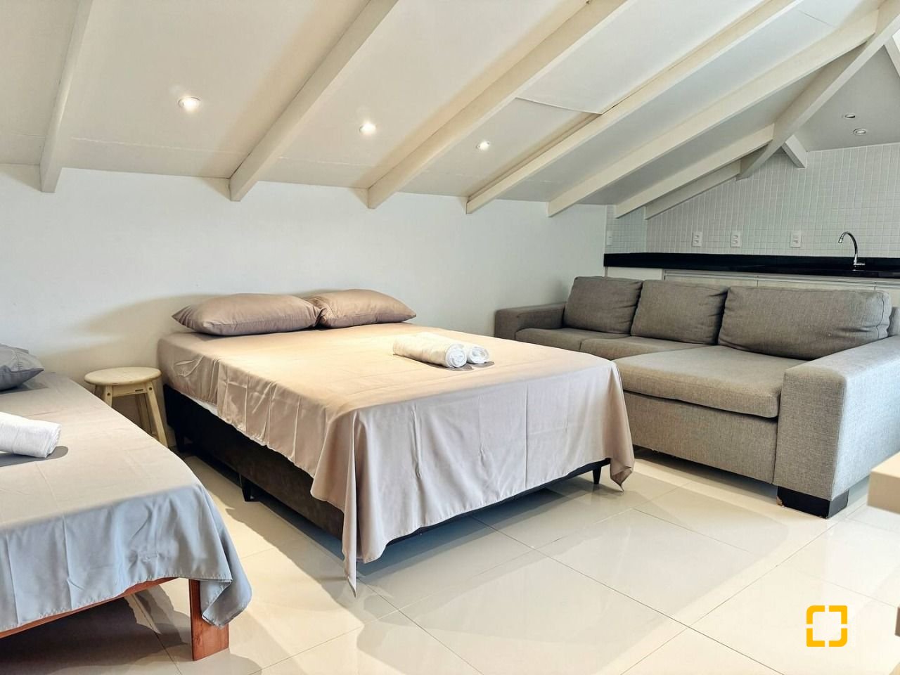Cobertura com 200m², 4 quartos (sendo 1 suíte), 2 garagens, no bairro Ingleses em Florianópolis
