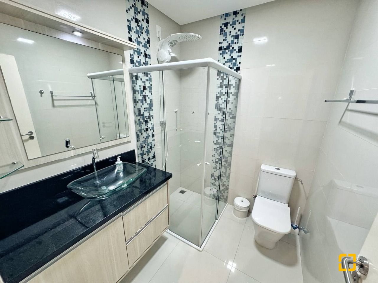 Cobertura com 200m², 4 quartos (sendo 1 suíte), 2 garagens, no bairro Ingleses em Florianópolis