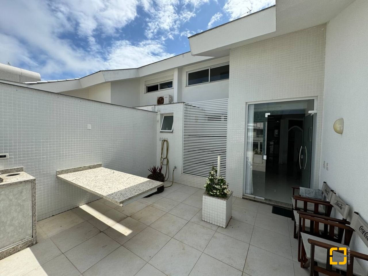 Cobertura com 200m², 4 quartos (sendo 1 suíte), 2 garagens, no bairro Ingleses em Florianópolis