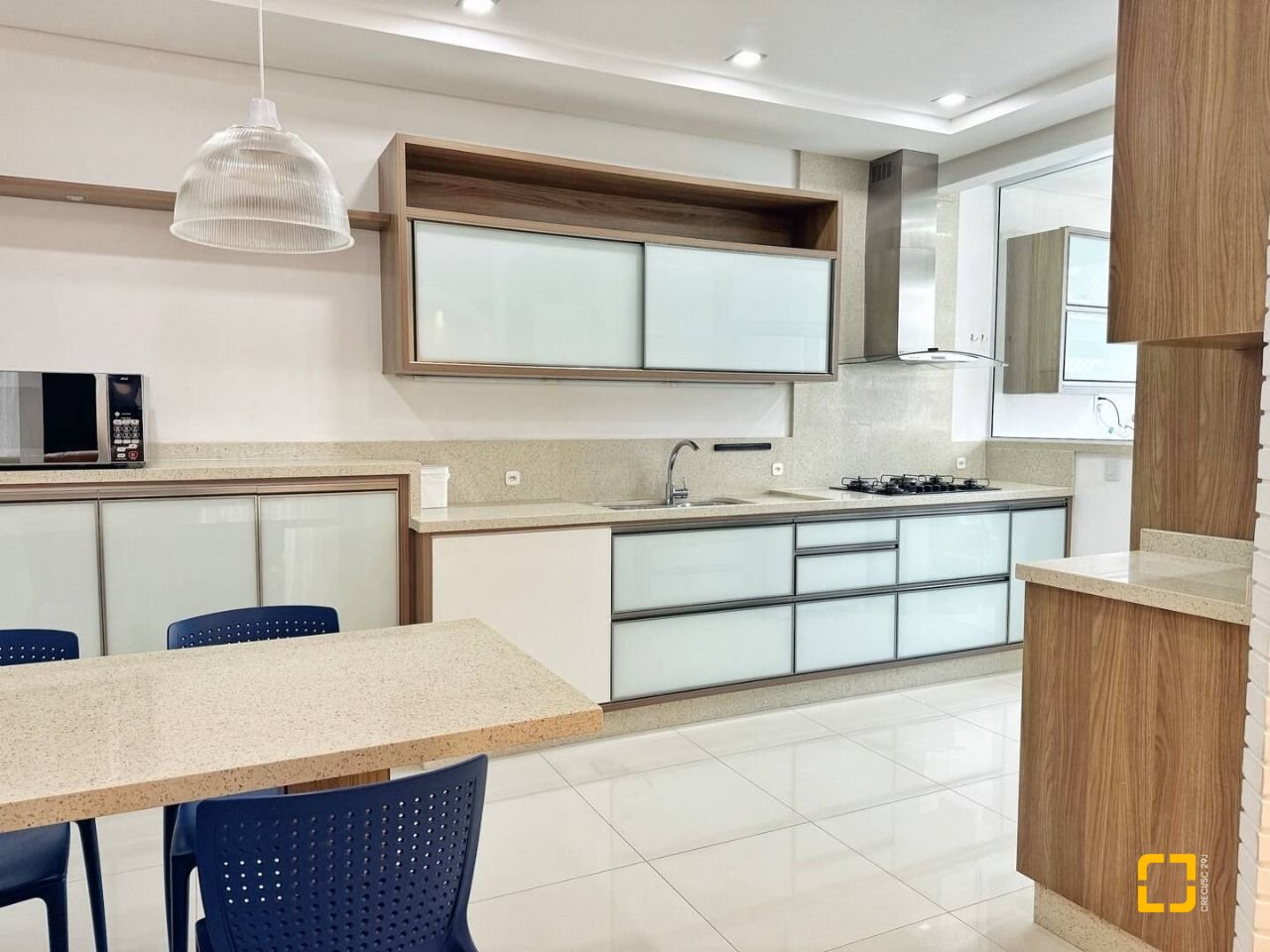 Cobertura com 200m², 4 quartos (sendo 1 suíte), 2 garagens, no bairro Ingleses em Florianópolis