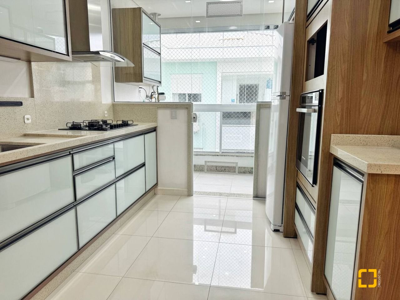 Cobertura com 200m², 4 quartos (sendo 1 suíte), 2 garagens, no bairro Ingleses em Florianópolis