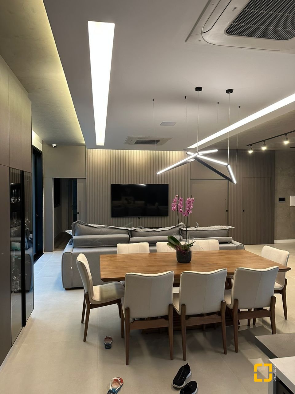 Casa com 323m², 8 quartos (sendo 4 suítes), 4 garagens, no bairro Ingleses em Florianópolis