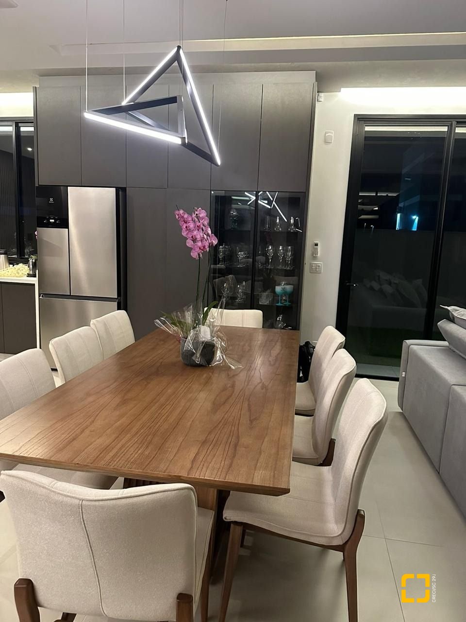 Casa com 323m², 8 quartos (sendo 4 suítes), 4 garagens, no bairro Ingleses em Florianópolis