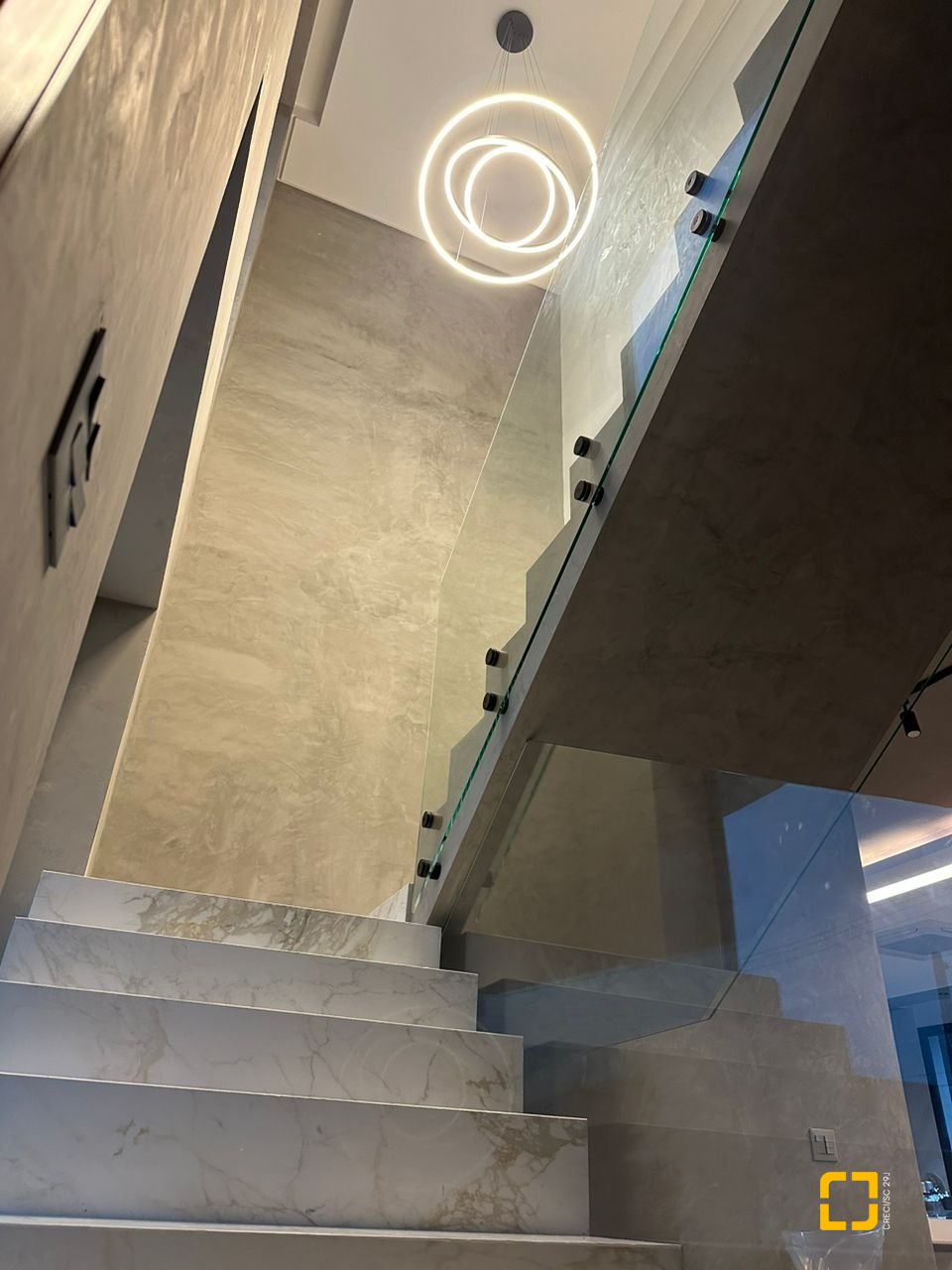 Casa com 323m², 8 quartos (sendo 4 suítes), 4 garagens, no bairro Ingleses em Florianópolis