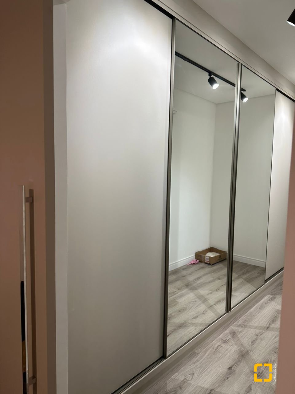 Casa com 323m², 8 quartos (sendo 4 suítes), 4 garagens, no bairro Ingleses em Florianópolis