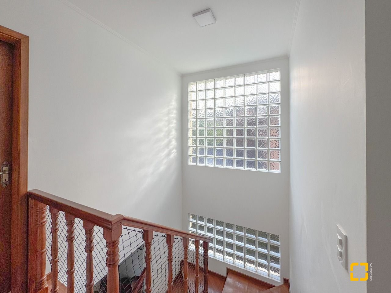 Casa com 230m², 4 quartos (sendo 1 suíte), 4 garagens, no bairro Jurerê Internacional em Florianópolis