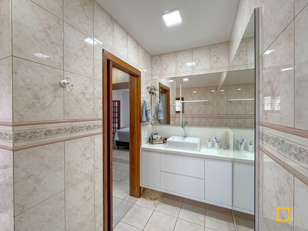 Casa com 230m², 4 quartos (sendo 1 suíte), 4 garagens, no bairro Jurerê Internacional em Florianópolis