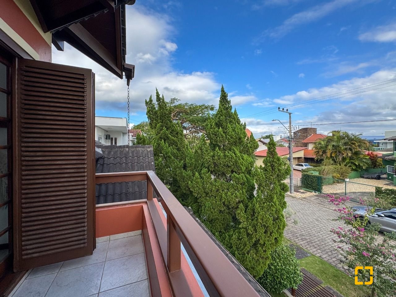 Casa com 230m², 4 quartos (sendo 1 suíte), 4 garagens, no bairro Jurerê Internacional em Florianópolis