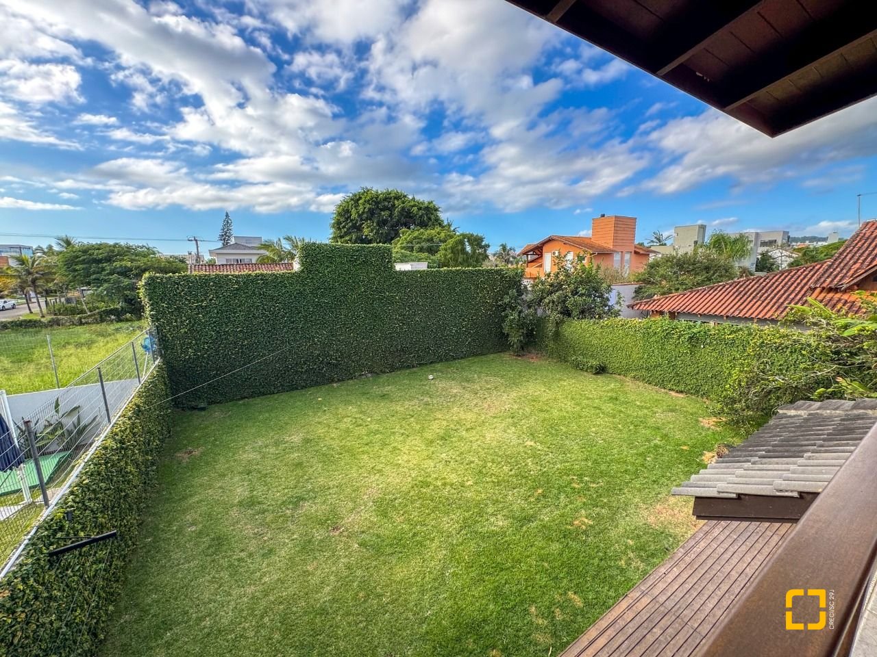 Casa com 230m², 4 quartos (sendo 1 suíte), 4 garagens, no bairro Jurerê Internacional em Florianópolis
