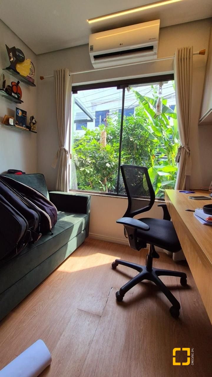 Casa com 95m², 4 quartos (sendo 1 suíte), 2 garagens, no bairro Saco dos Limões em Florianópolis