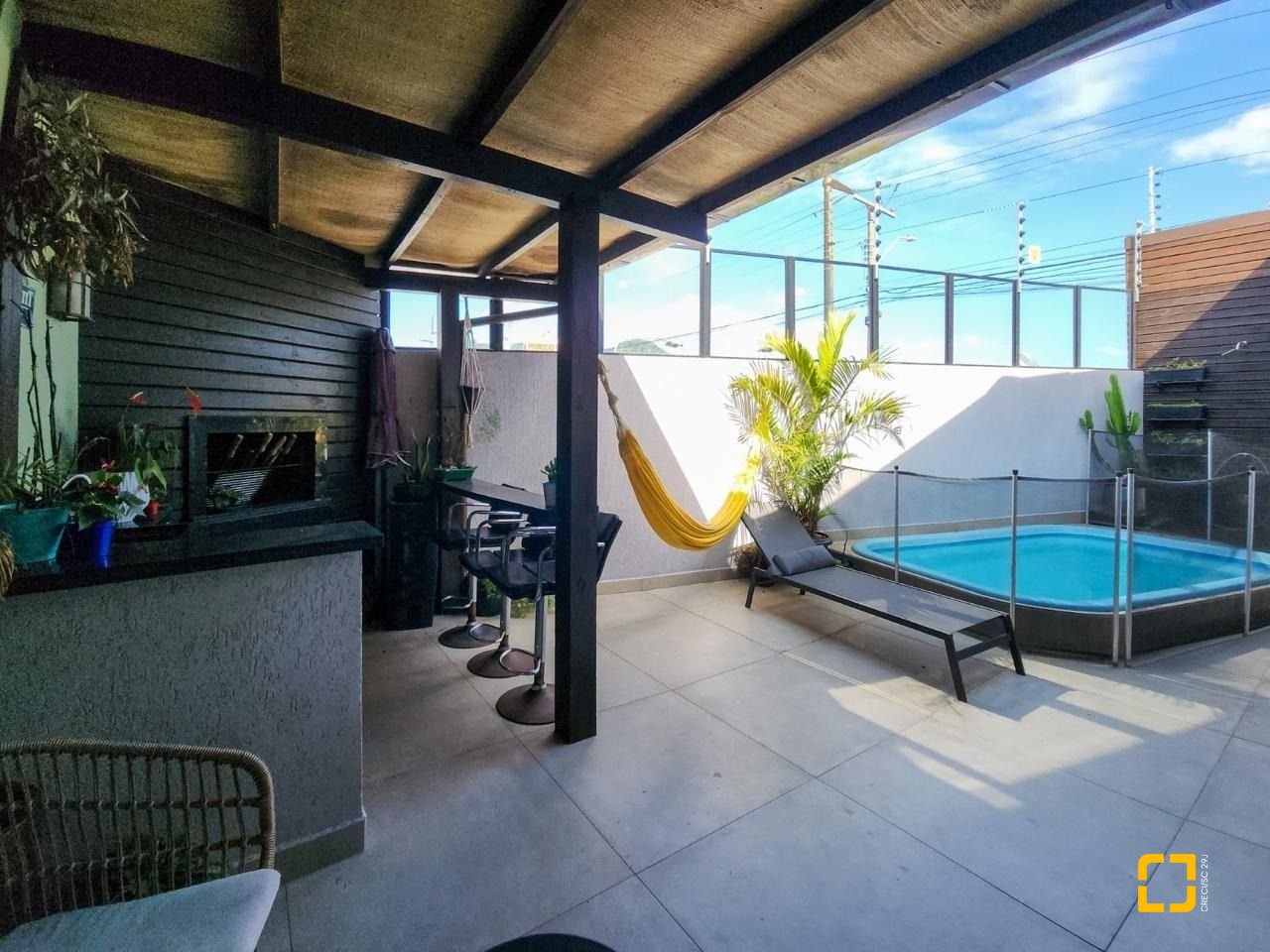 Casa com 95m², 4 quartos (sendo 1 suíte), 2 garagens, no bairro Saco dos Limões em Florianópolis