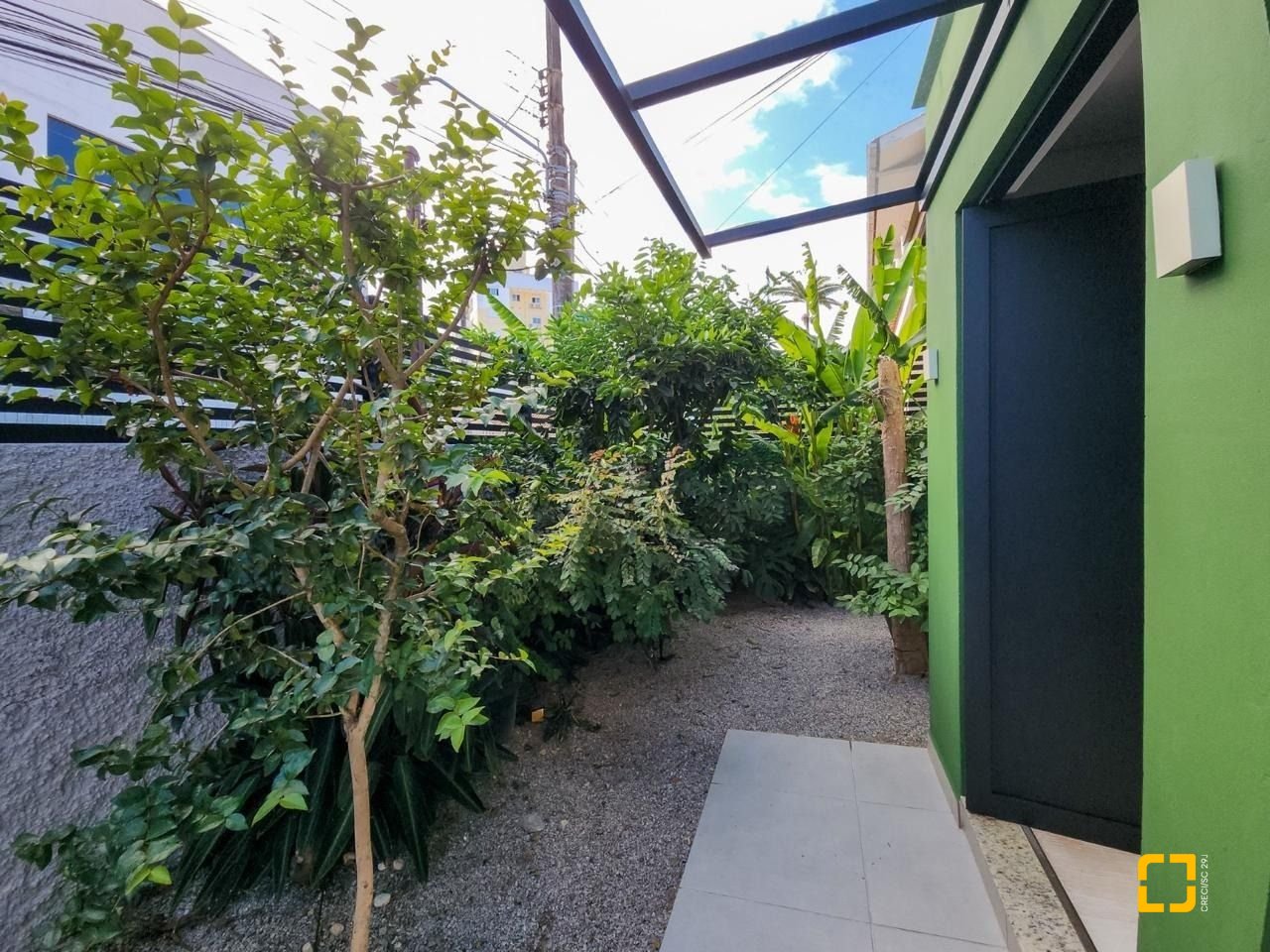Casa com 95m², 4 quartos (sendo 1 suíte), 2 garagens, no bairro Saco dos Limões em Florianópolis