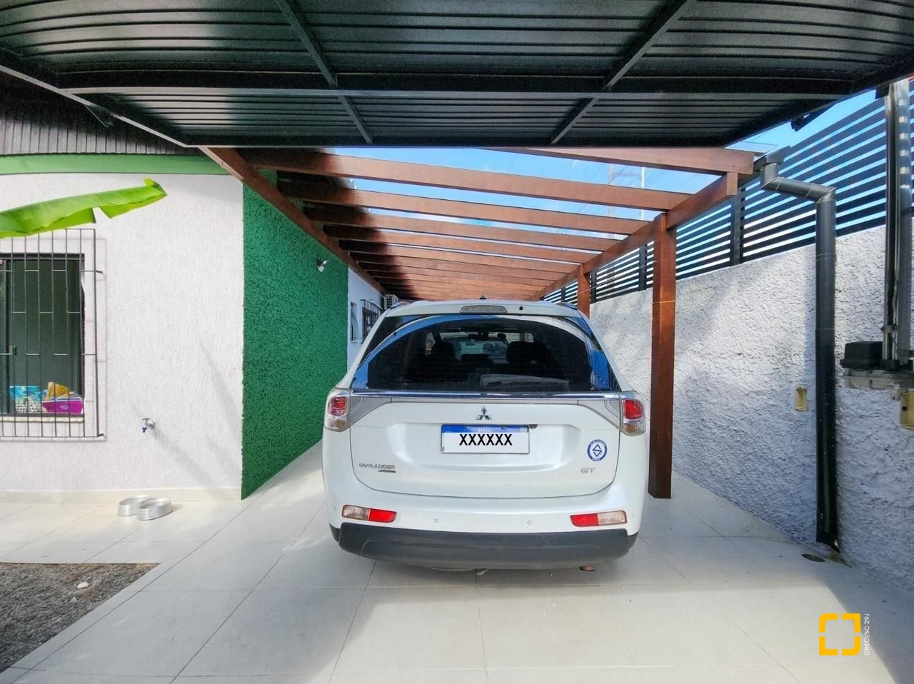 Casa com 95m², 4 quartos (sendo 1 suíte), 2 garagens, no bairro Saco dos Limões em Florianópolis