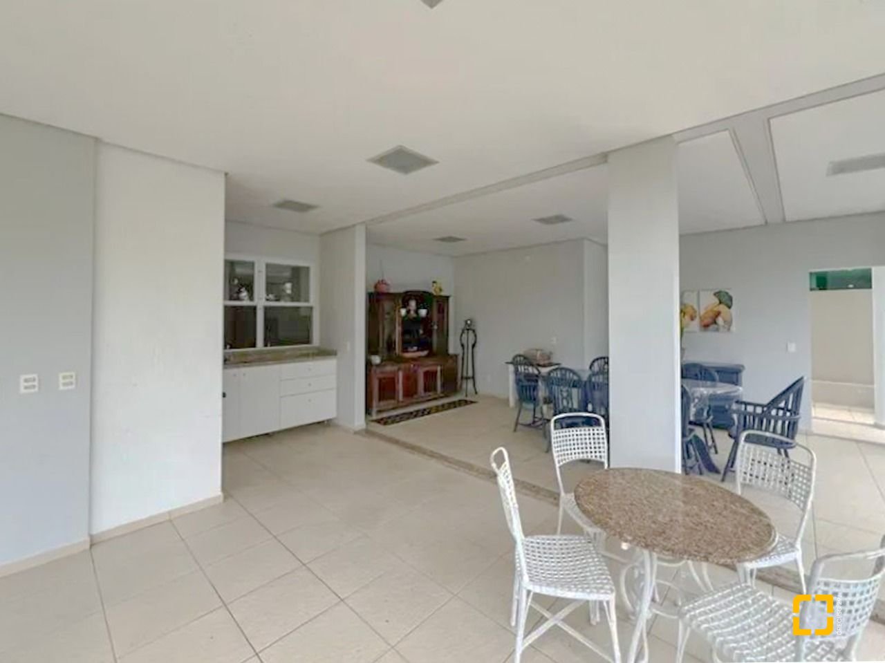 Casa com 605m², 11 quartos (sendo 5 suítes), 6 garagens, no bairro Jurerê Internacional em Florianópolis