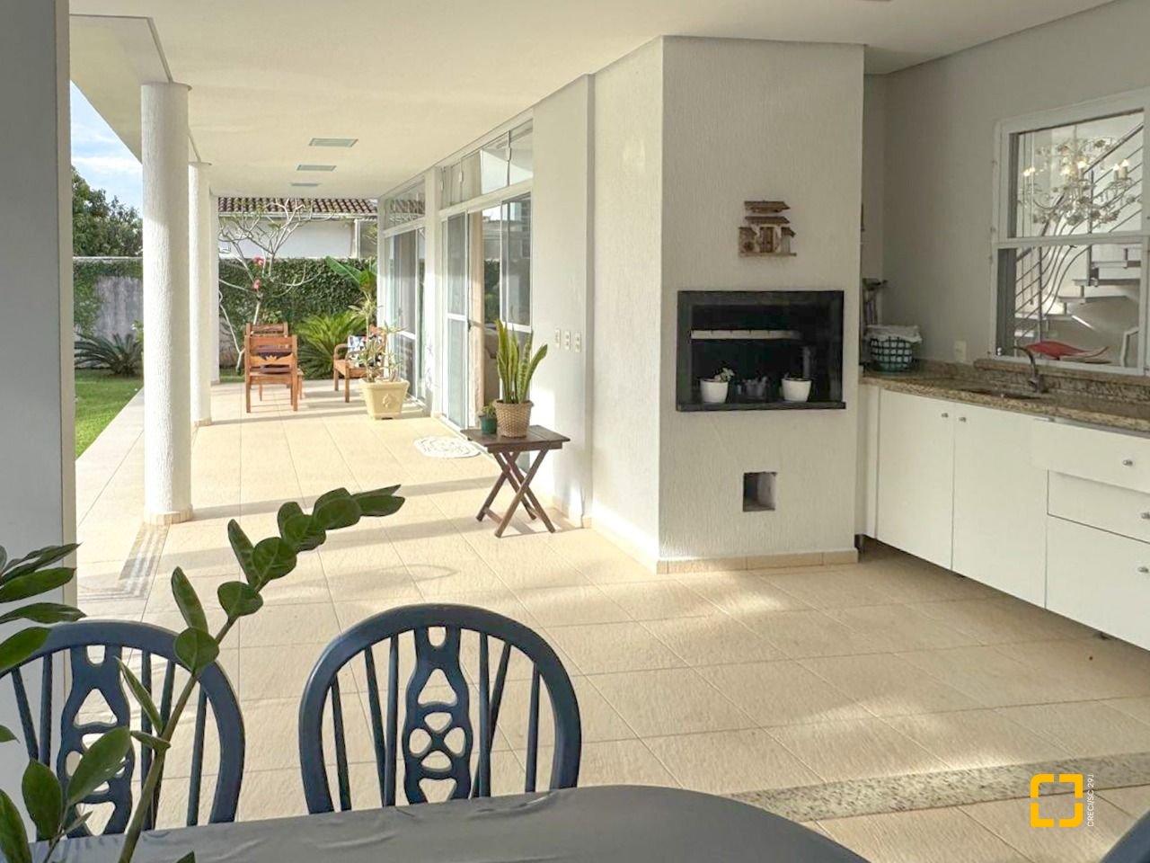 Casa com 605m², 11 quartos (sendo 5 suítes), 6 garagens, no bairro Jurerê Internacional em Florianópolis
