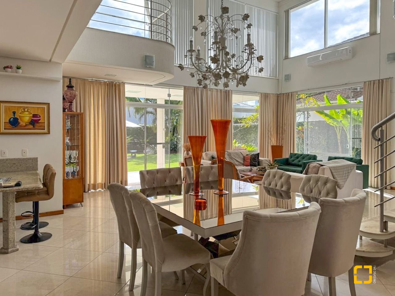 Casa com 605m², 11 quartos (sendo 5 suítes), 6 garagens, no bairro Jurerê Internacional em Florianópolis