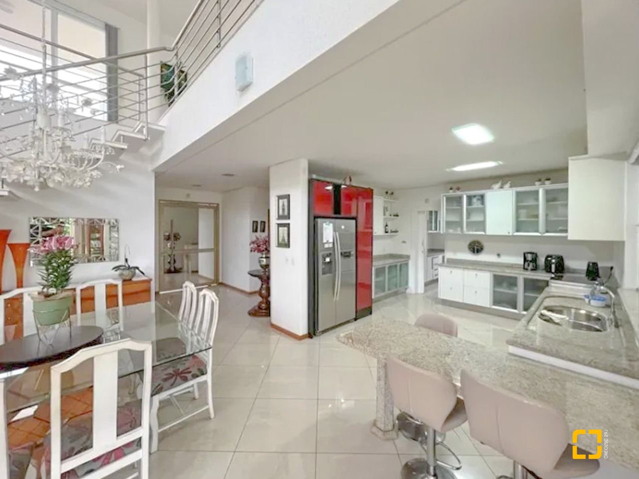 Casa com 605m², 11 quartos (sendo 5 suítes), 6 garagens, no bairro Jurerê Internacional em Florianópolis