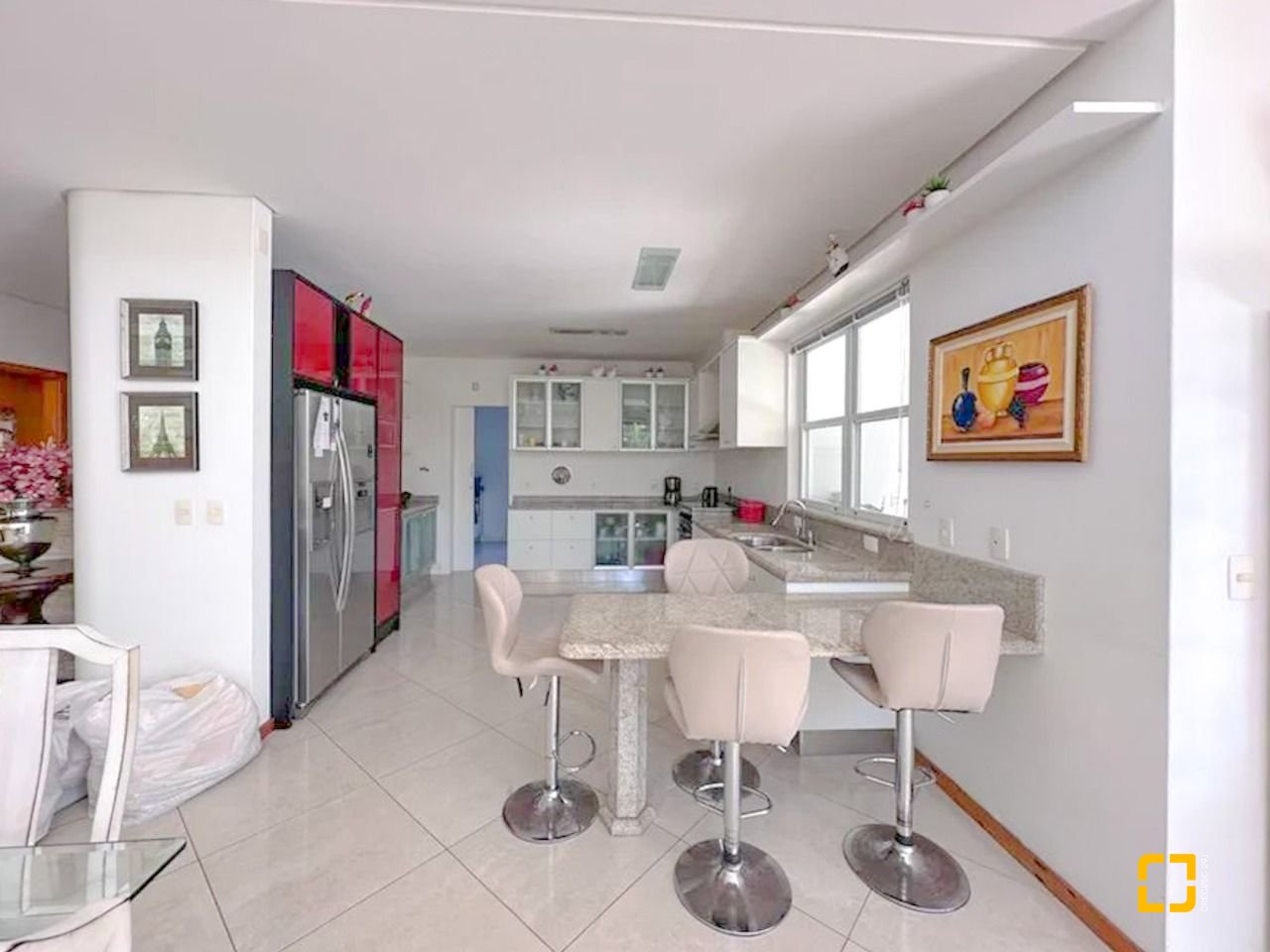 Casa com 605m², 11 quartos (sendo 5 suítes), 6 garagens, no bairro Jurerê Internacional em Florianópolis