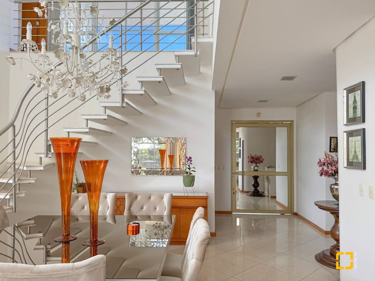 Casa com 605m², 11 quartos (sendo 5 suítes), 6 garagens, no bairro Jurerê Internacional em Florianópolis