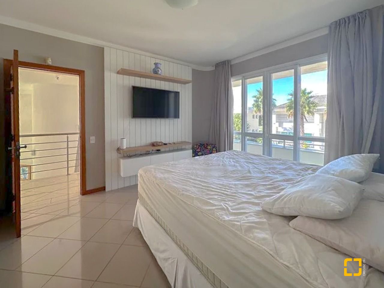 Casa com 605m², 11 quartos (sendo 5 suítes), 6 garagens, no bairro Jurerê Internacional em Florianópolis