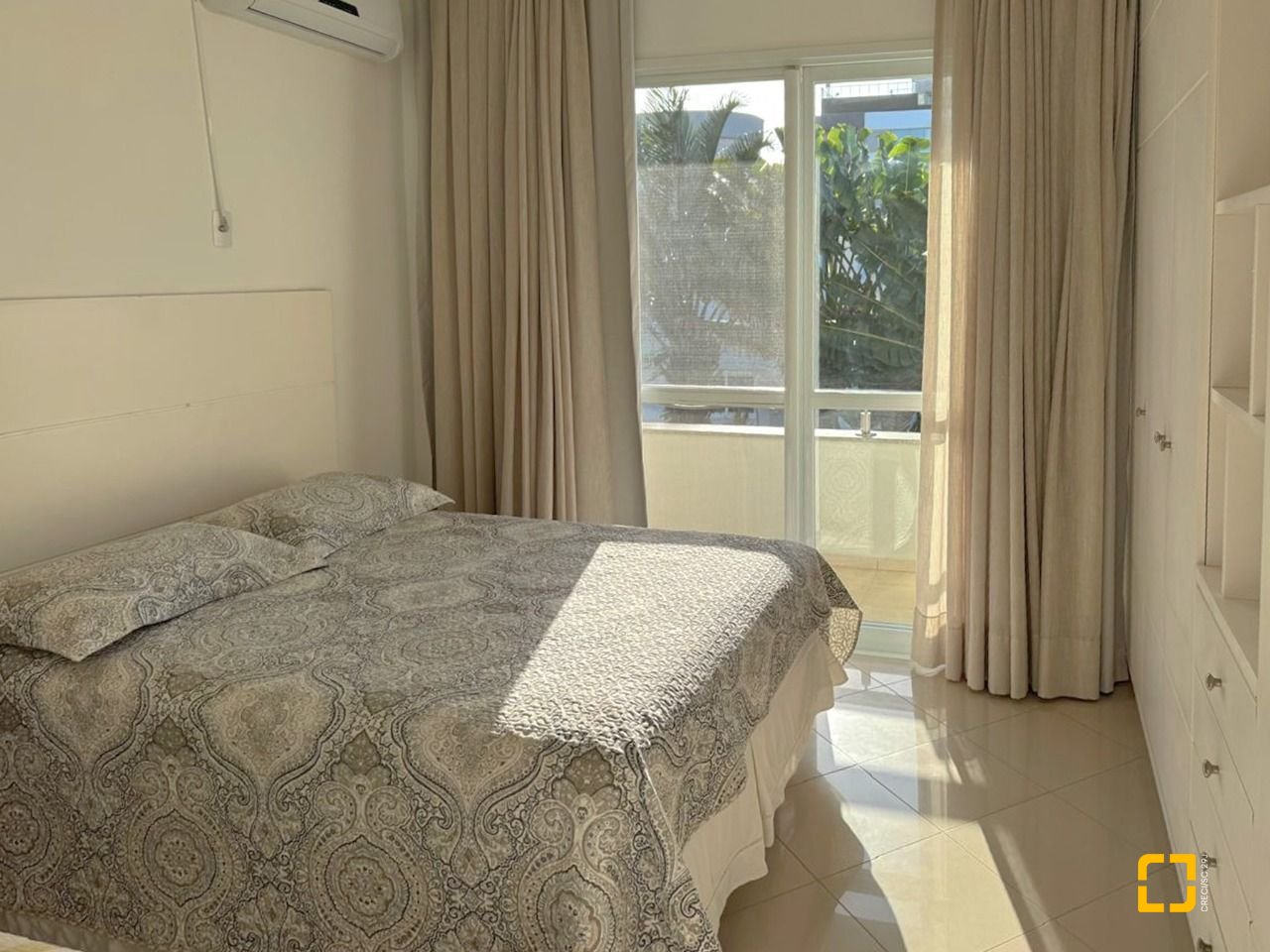 Casa com 605m², 11 quartos (sendo 5 suítes), 6 garagens, no bairro Jurerê Internacional em Florianópolis