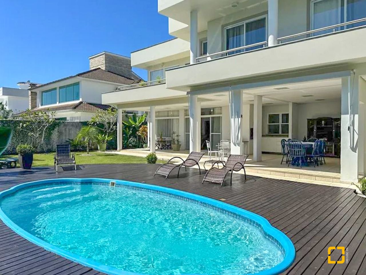 Casa com 605m², 11 quartos (sendo 5 suítes), 6 garagens, no bairro Jurerê Internacional em Florianópolis