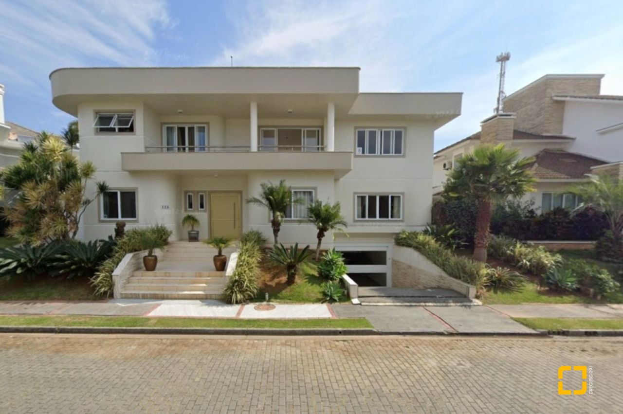 Casa com 605m², 11 quartos (sendo 5 suítes), 6 garagens, no bairro Jurerê Internacional em Florianópolis