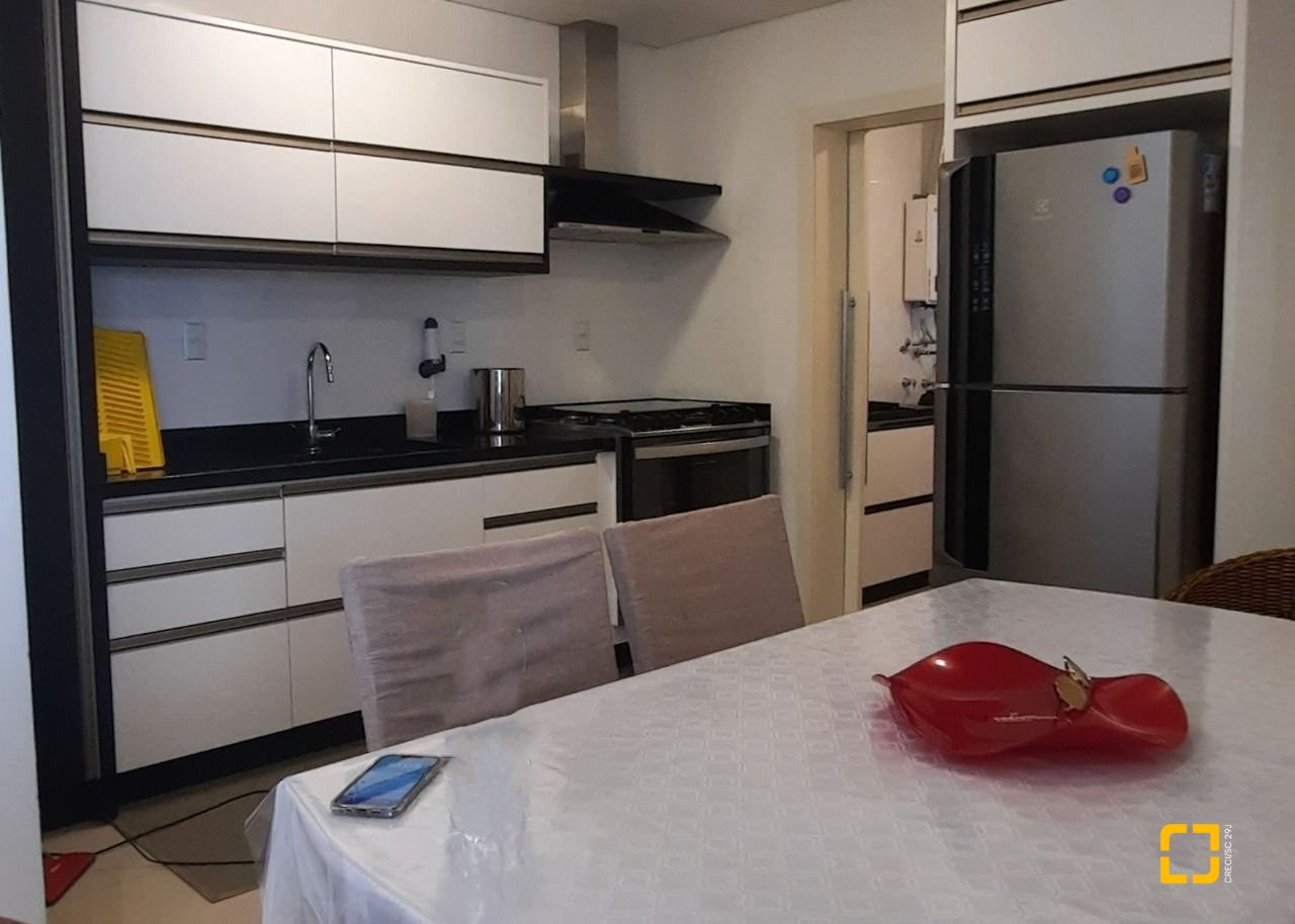 Apartamento com 129m², 6 quartos (sendo 3 suítes), 1 garagem, no bairro Ingleses em Florianópolis