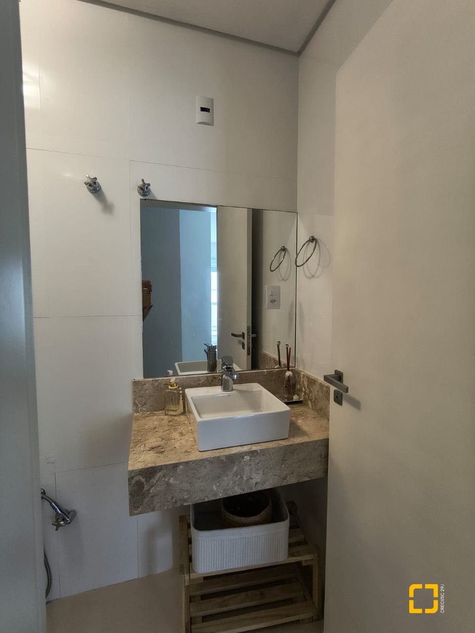 Apartamento com 129m², 6 quartos (sendo 3 suítes), 1 garagem, no bairro Ingleses em Florianópolis