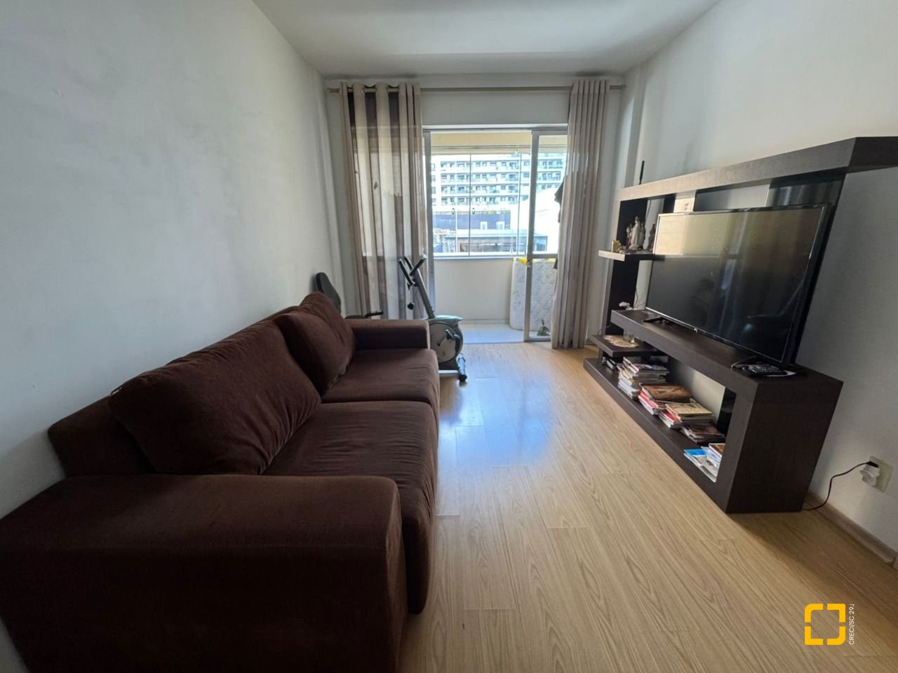 Apartamento com 48m², 2 quartos (sendo 1 suíte), 1 garagem, no bairro Centro em Florianópolis