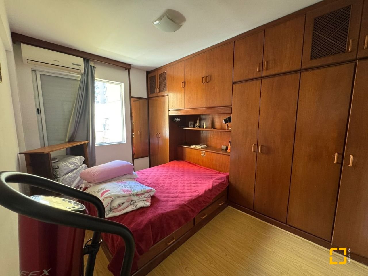 Apartamento com 48m², 2 quartos (sendo 1 suíte), 1 garagem, no bairro Centro em Florianópolis