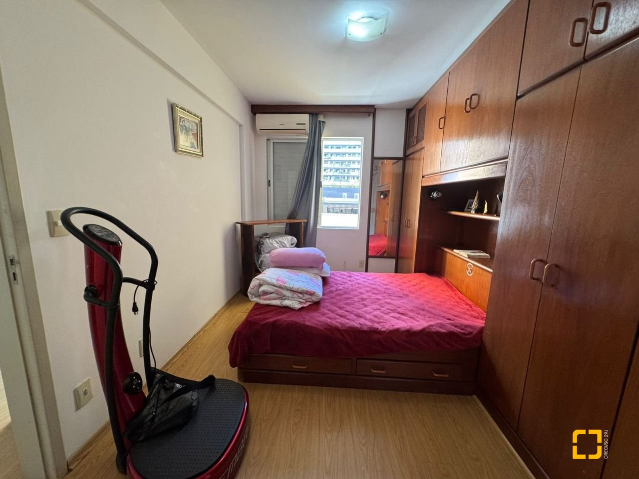 Apartamento com 48m², 2 quartos (sendo 1 suíte), 1 garagem, no bairro Centro em Florianópolis
