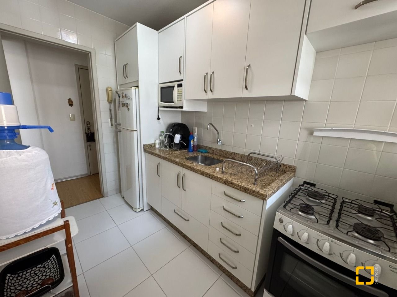 Apartamento com 48m², 1 quarto (sendo 1 suíte), 1 garagem, no bairro Centro em Florianópolis
