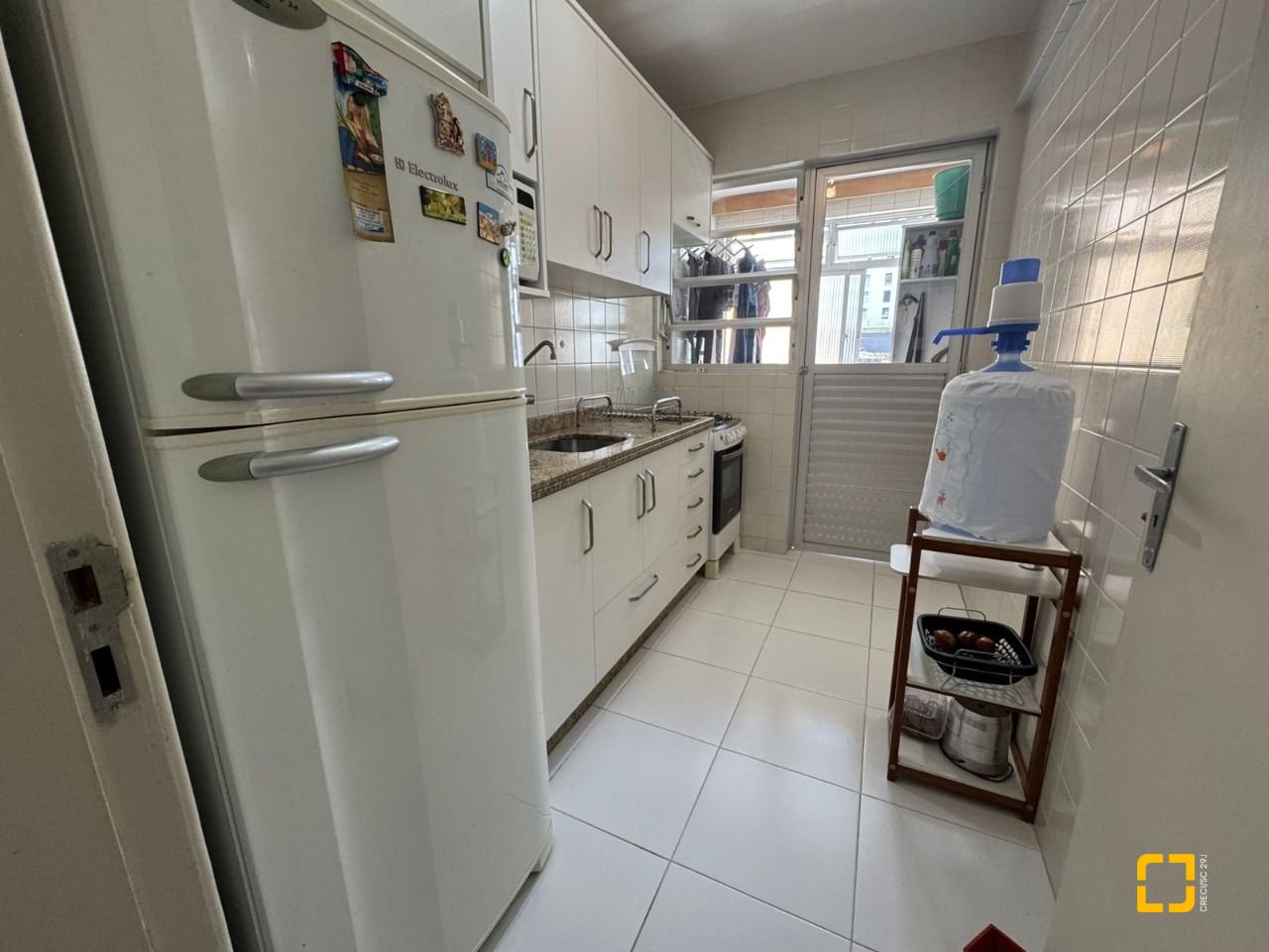Apartamento com 48m², 2 quartos (sendo 1 suíte), 1 garagem, no bairro Centro em Florianópolis