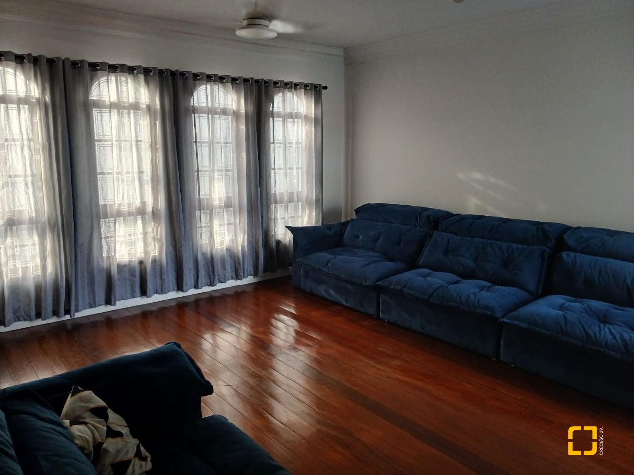 Casa com 191m², 4 quartos (sendo 1 suíte), 2 garagens, no bairro Ipiranga em São José