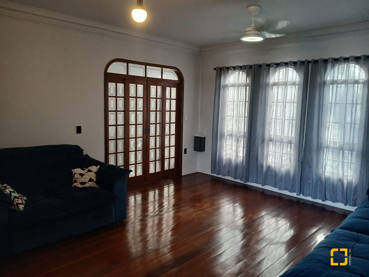 Casa com 191m², 4 quartos (sendo 1 suíte), 2 garagens, no bairro Ipiranga em São José