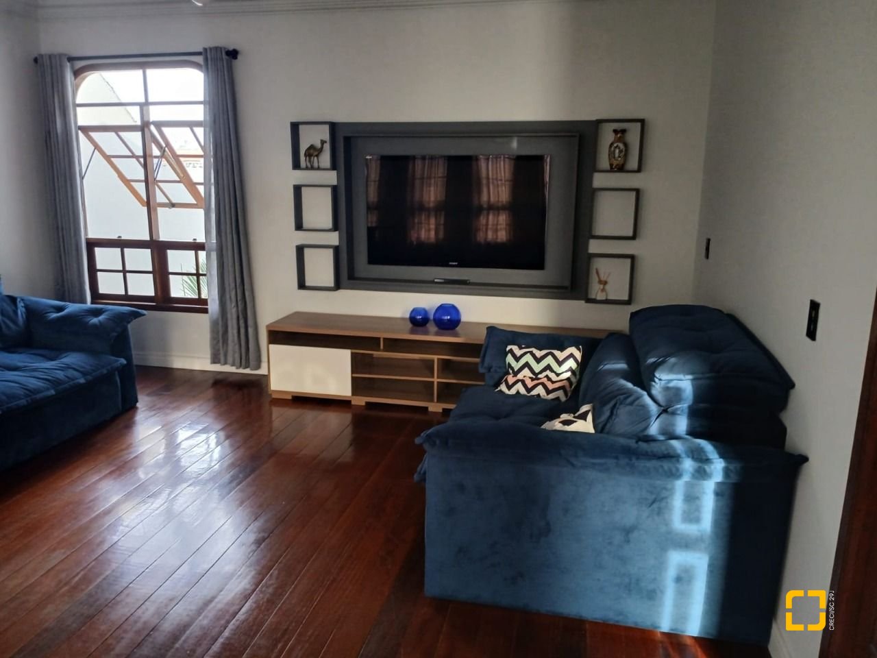 Casa com 191m², 4 quartos (sendo 1 suíte), 2 garagens, no bairro Ipiranga em São José