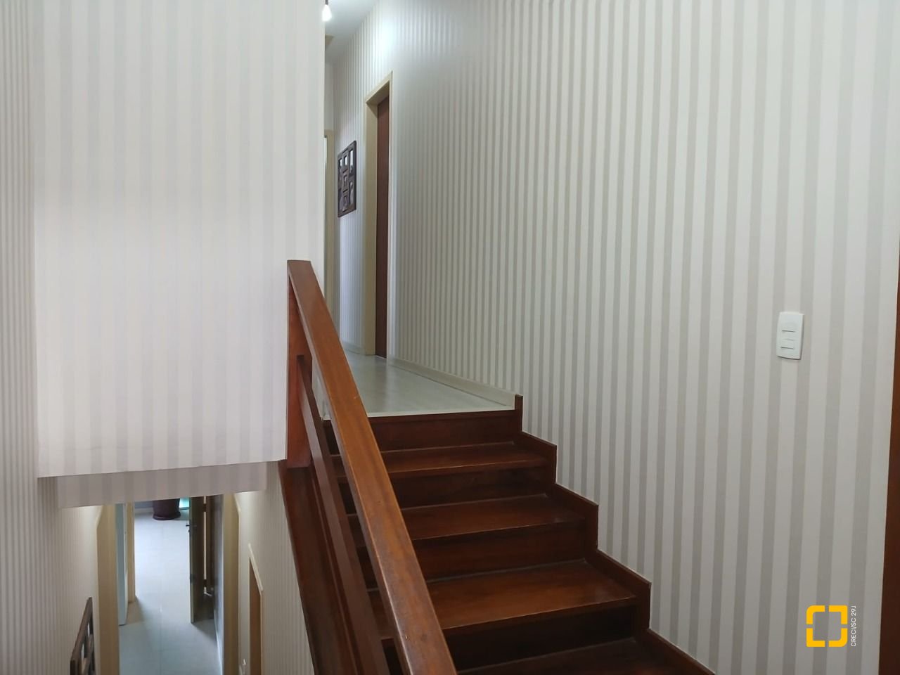 Casa com 191m², 4 quartos (sendo 1 suíte), 2 garagens, no bairro Ipiranga em São José