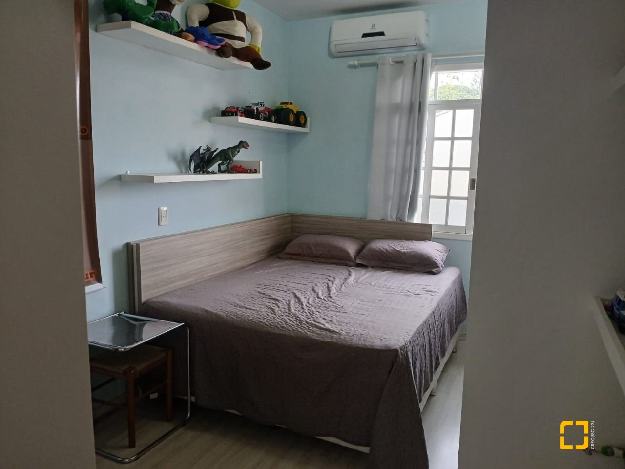 Casa com 191m², 4 quartos (sendo 1 suíte), 2 garagens, no bairro Ipiranga em São José