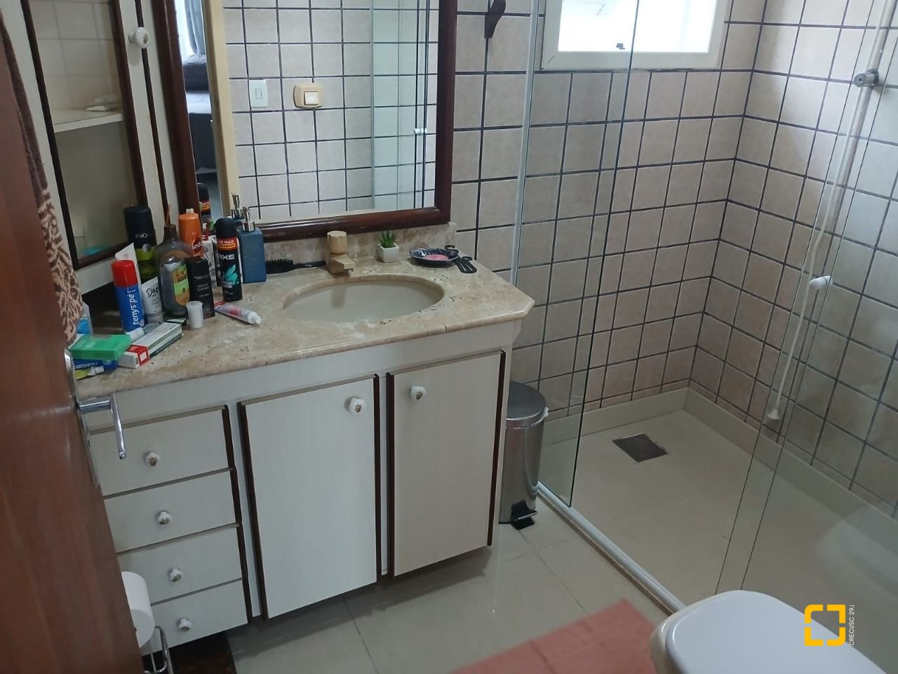 Casa com 191m², 4 quartos (sendo 1 suíte), 2 garagens, no bairro Ipiranga em São José