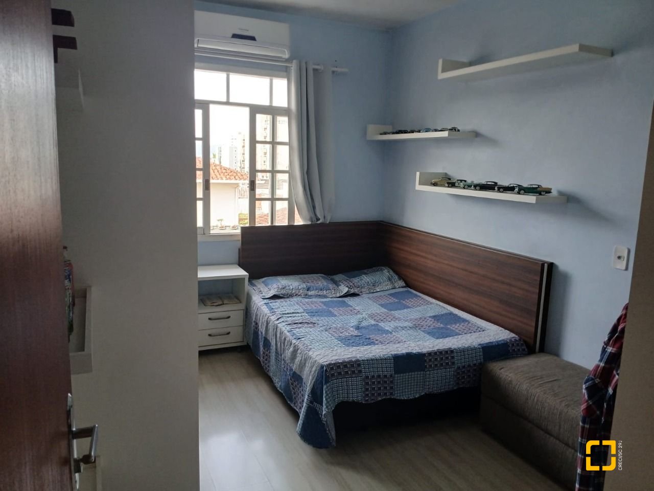 Casa com 191m², 4 quartos (sendo 1 suíte), 2 garagens, no bairro Ipiranga em São José
