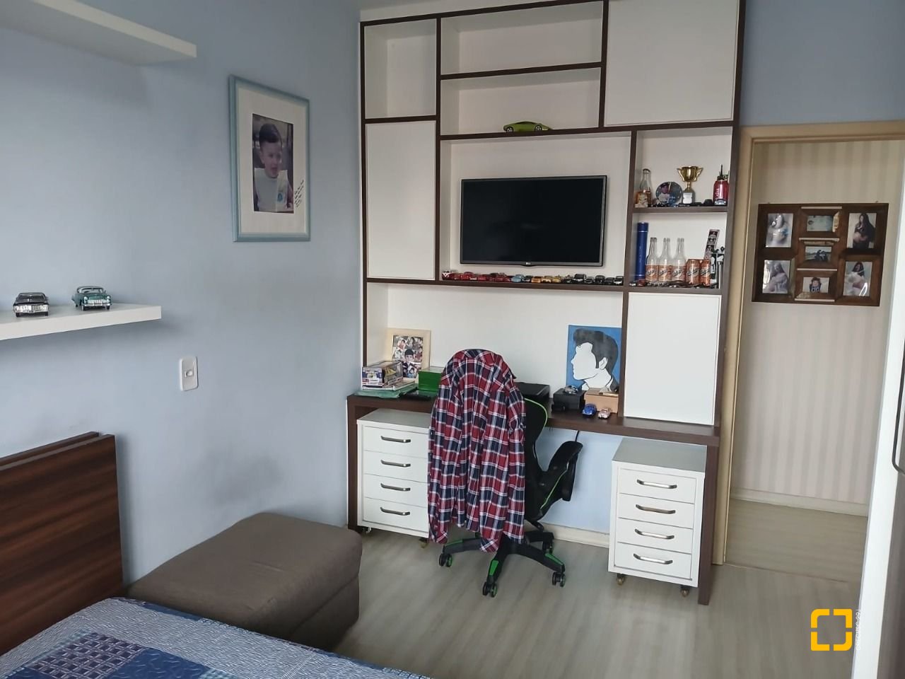 Casa com 191m², 4 quartos (sendo 1 suíte), 2 garagens, no bairro Ipiranga em São José