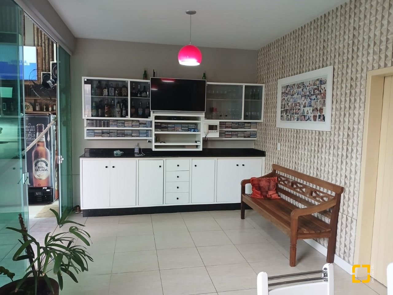 Casa com 191m², 4 quartos (sendo 1 suíte), 2 garagens, no bairro Ipiranga em São José