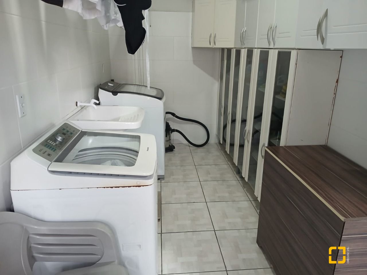 Casa com 191m², 4 quartos (sendo 1 suíte), 2 garagens, no bairro Ipiranga em São José