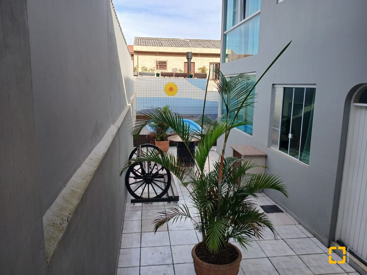 Casa com 191m², 4 quartos (sendo 1 suíte), 2 garagens, no bairro Ipiranga em São José