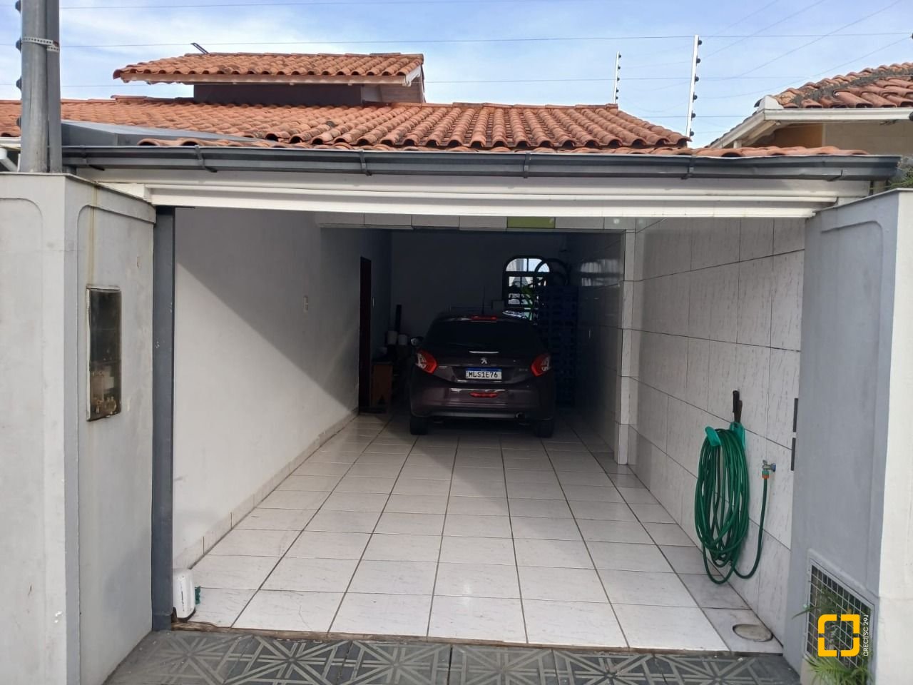 Casa com 191m², 4 quartos (sendo 1 suíte), 2 garagens, no bairro Ipiranga em São José